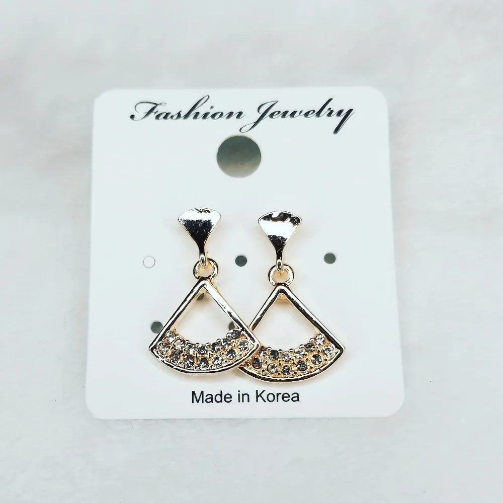 5 for $15 earrings - Picture 3 of 8